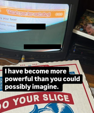 Ordering piiza on da wii u Ordering piiza on da wii u